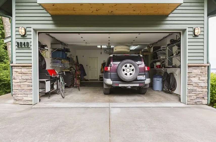 5 Reasons to Keep Your Car in the Garage