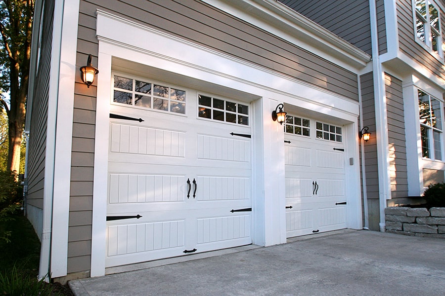 How to Choose Decorative Garage Door Hardware