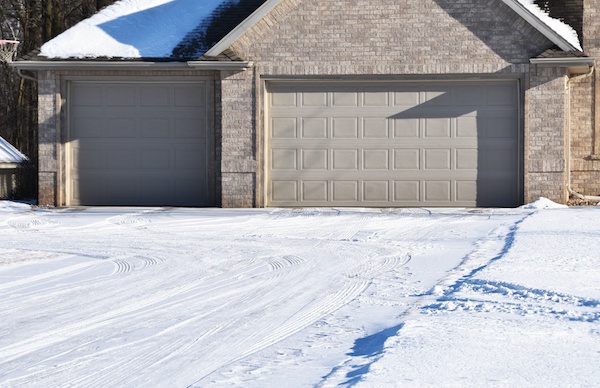 6 Items to Inspect During Your Winter Garage Door Maintenance