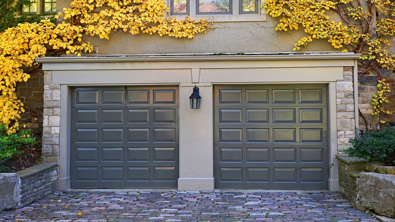 Selecting the Perfect Garage Door Company: A Guide to Making the Right Choice