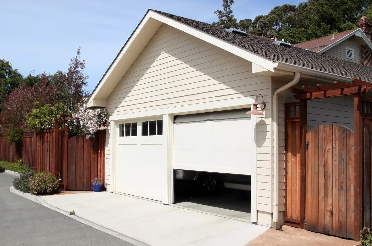 4 Most Common Garage Door Problems and How to Identify Them