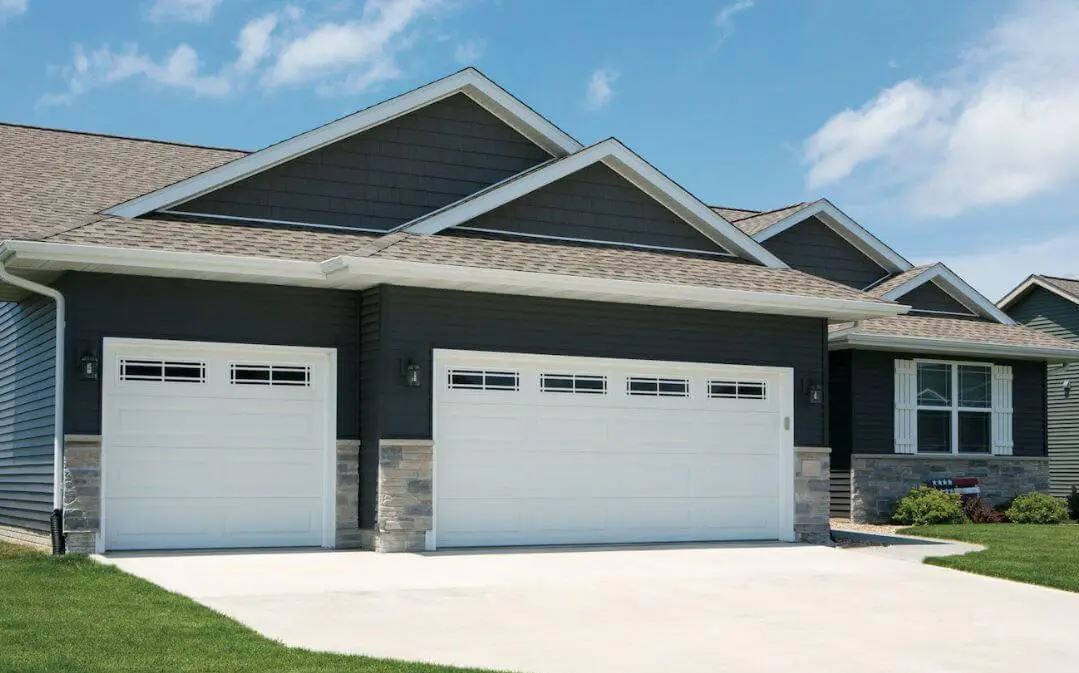 Summertime Safety: Making Sure Your Garage Door Can Take the Heat